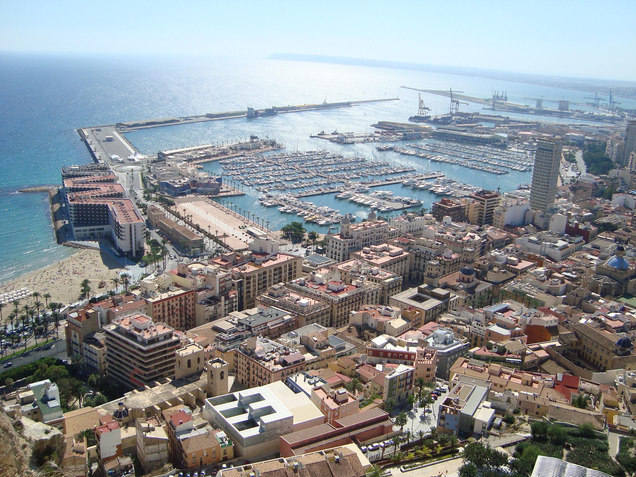 Ausblick von der Castillo de Santa Bárbara