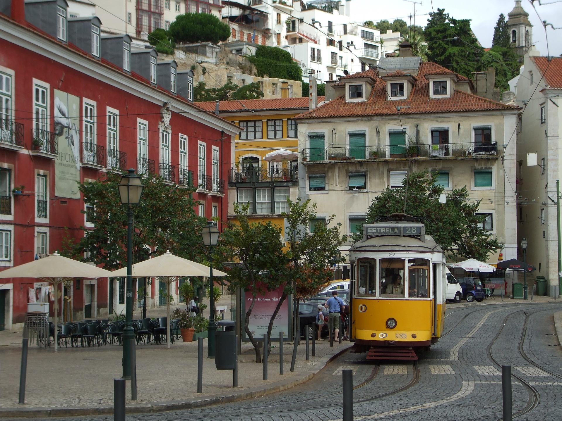 Alfama-Tram