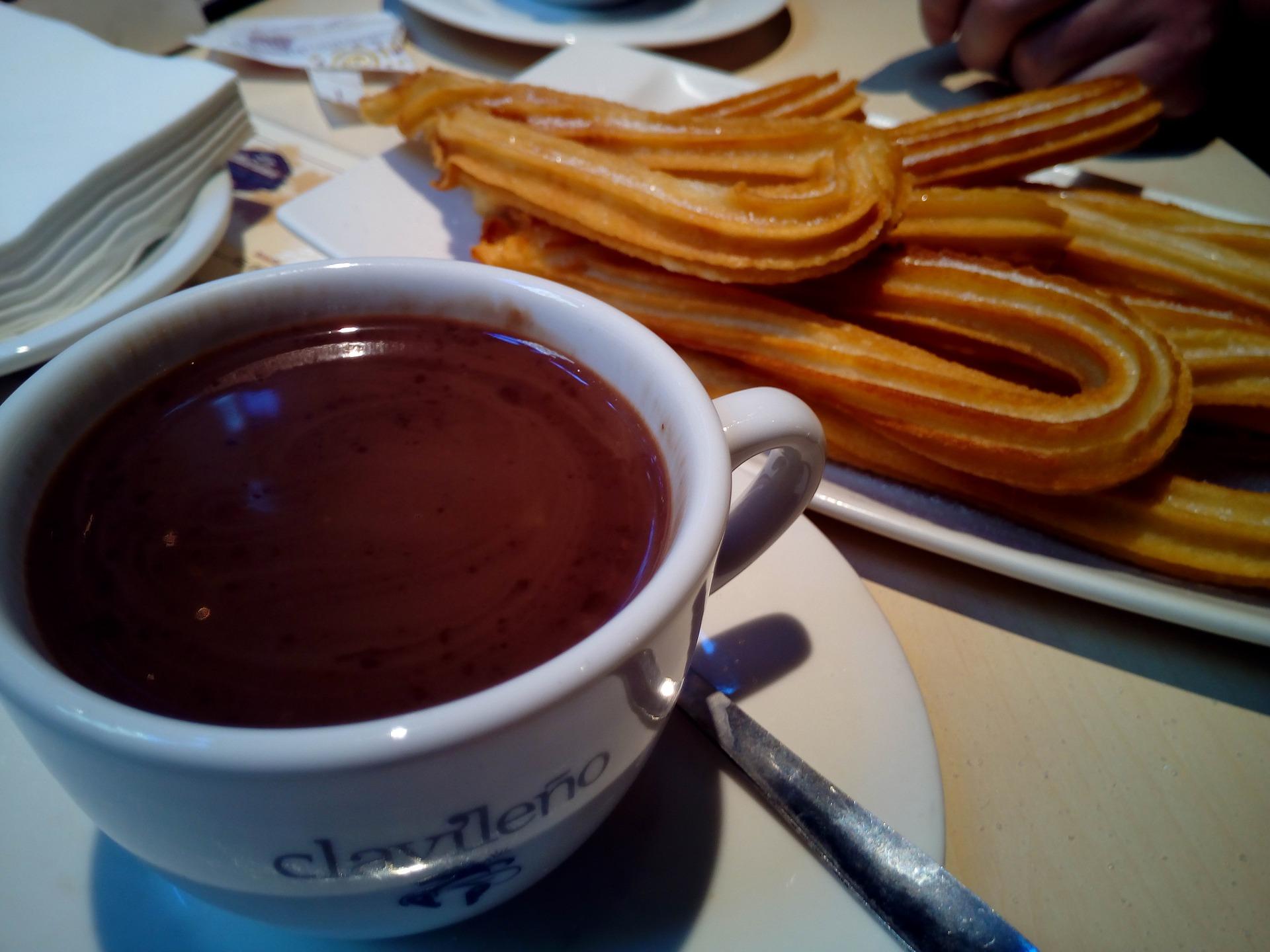 Churros mit Schokolade