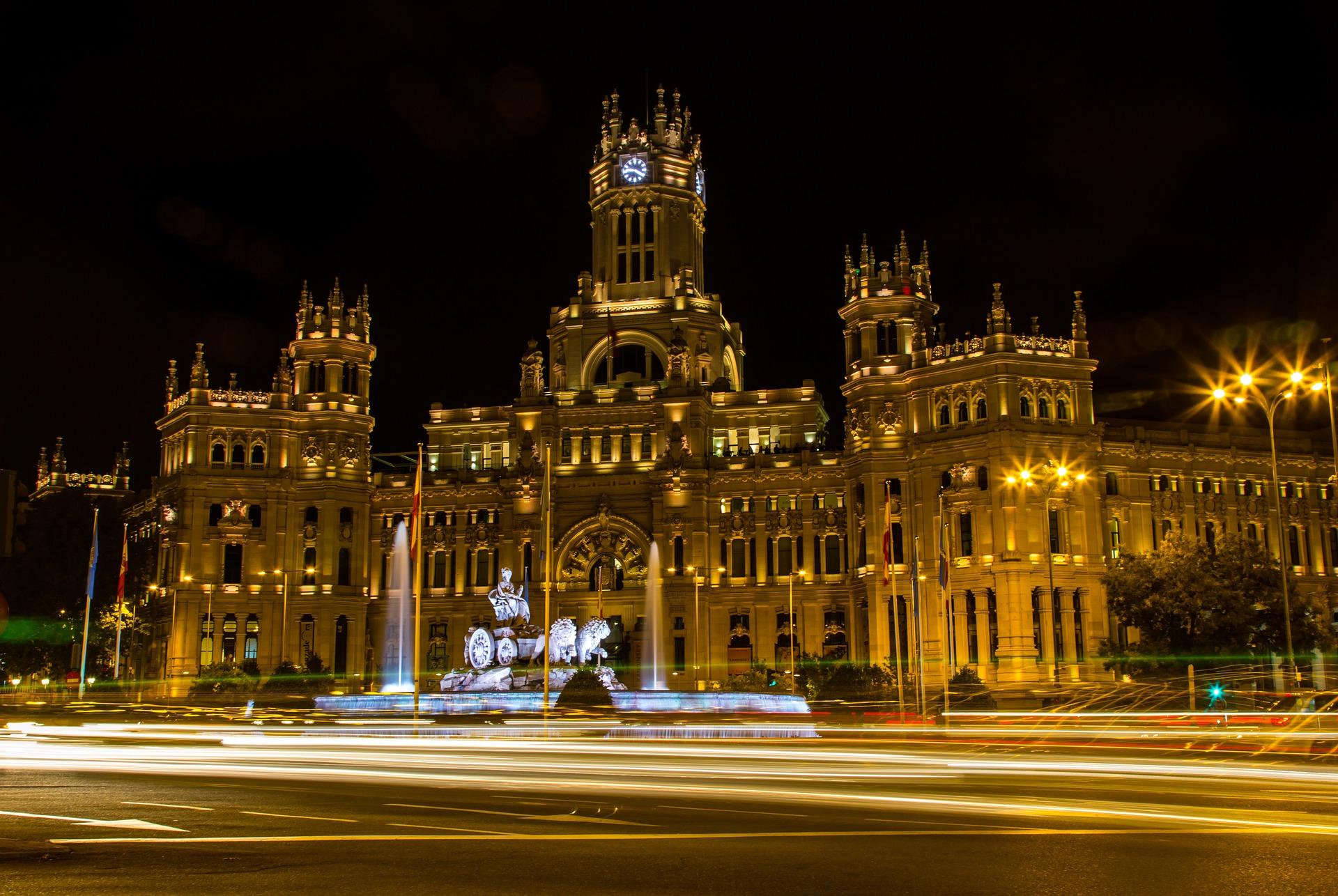 Plaza de Cibeles bei Nacht