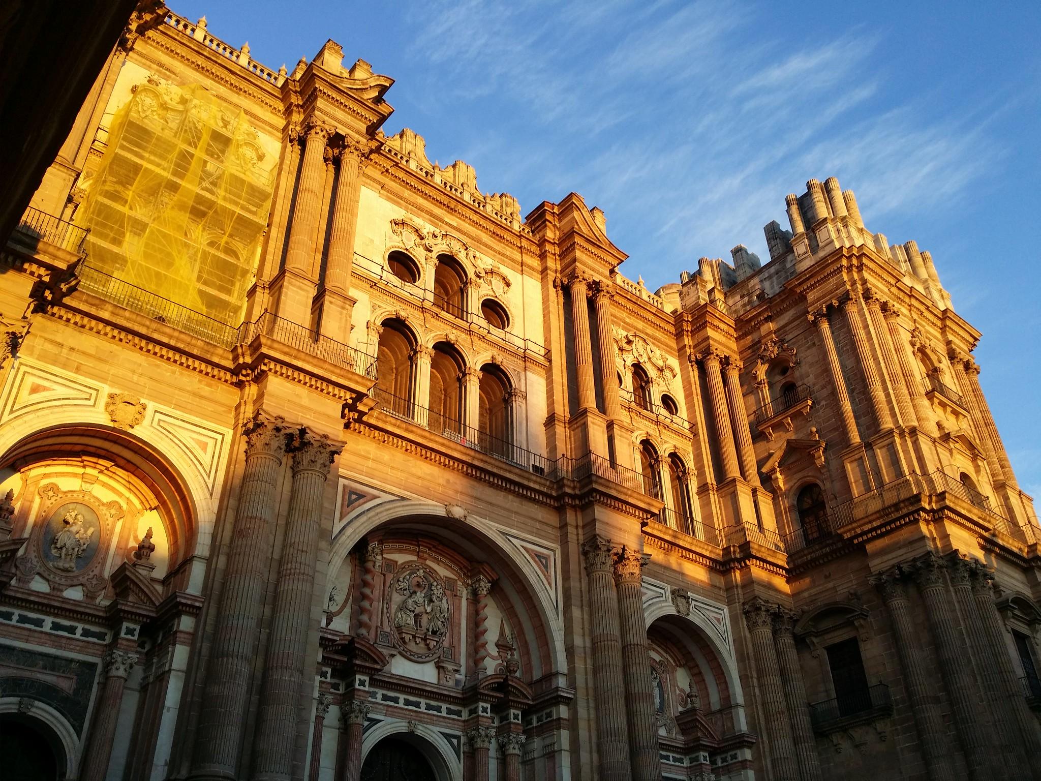 Kathedrale von Málaga bei Sonnenuntergang[