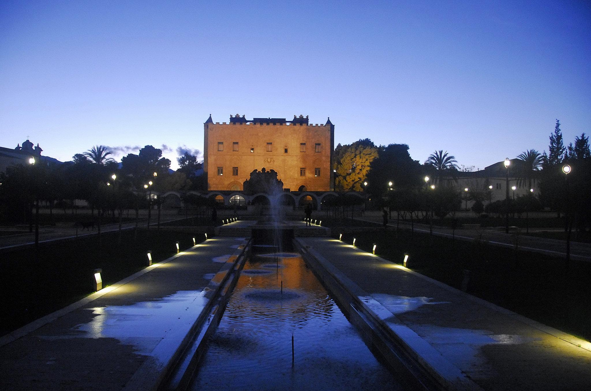 Palast La Zisa bei Nacht