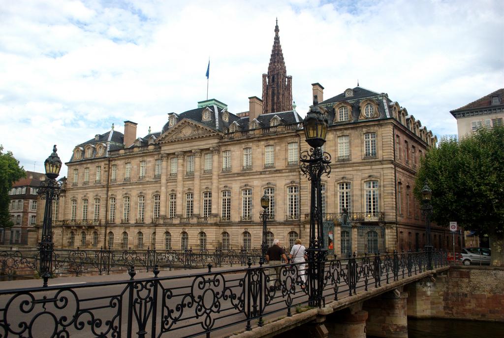 Palais Rohan am Ufer der Ill