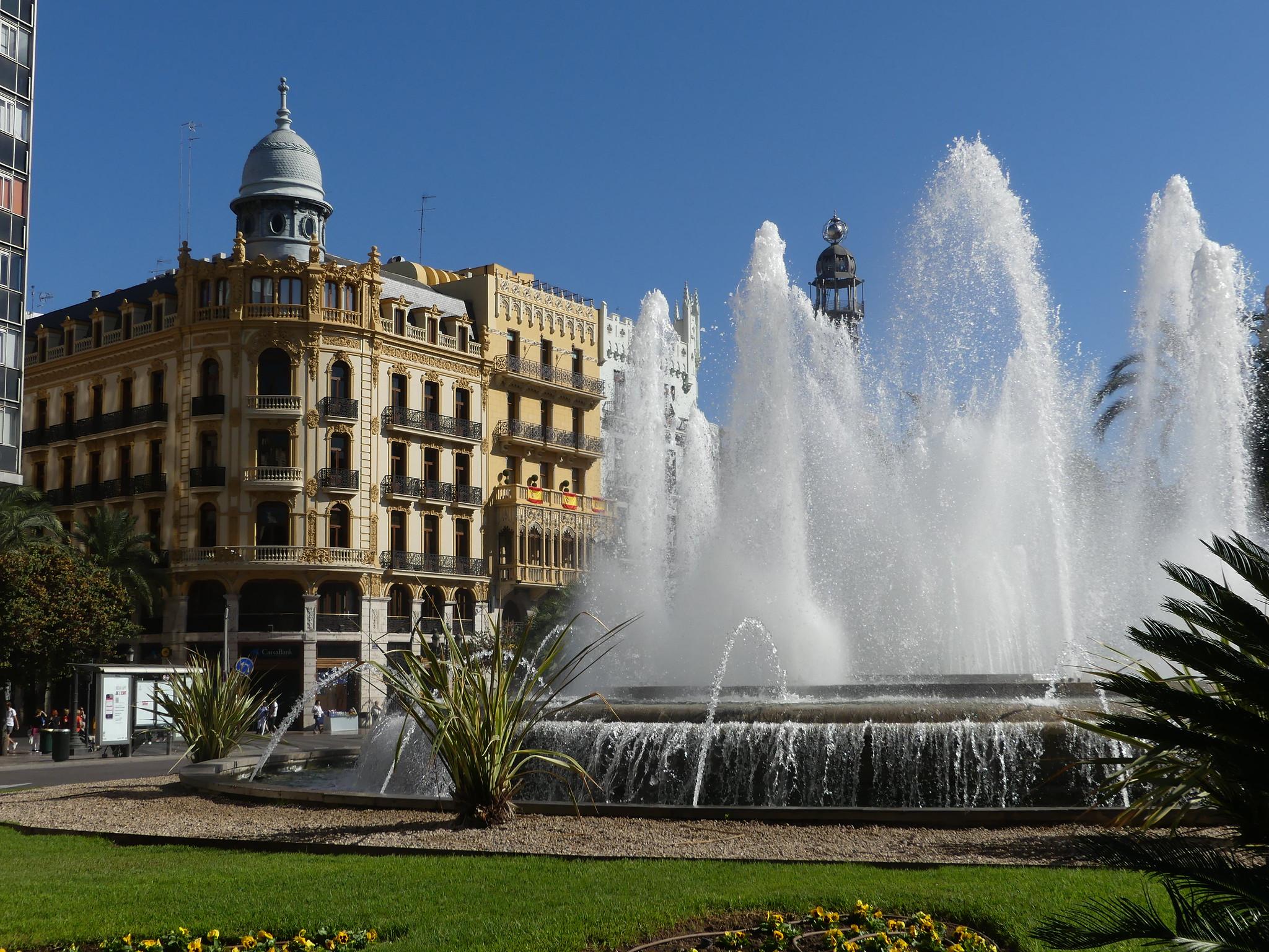 Springbrunnen am Plaza de Ayuntamiento